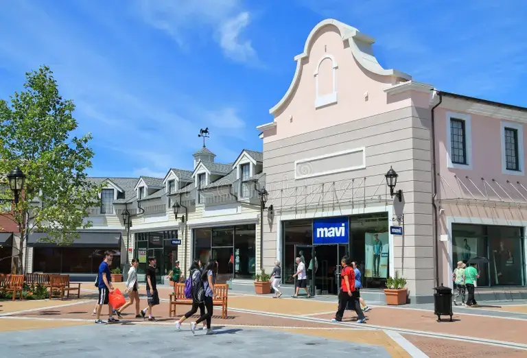 mcarthurglen designer outlet richmond bc canada aE july unidentified people new near vancouver airport july 56738173